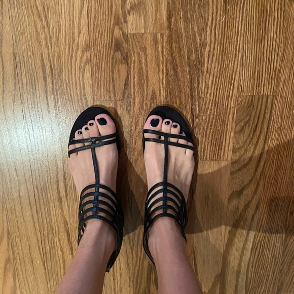 NINE WEST gladiator sandals - Picture 2 of 3